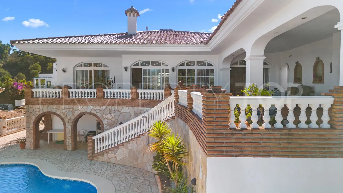 For sale Mijas villa with 4 bedrooms