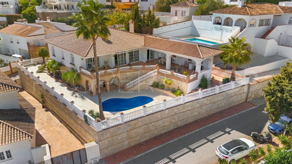 For sale Mijas villa with 4 bedrooms