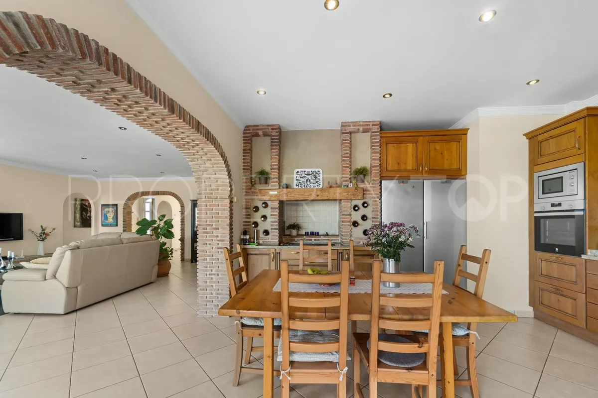 For sale Mijas villa with 4 bedrooms