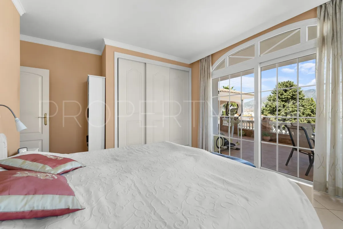 For sale Mijas villa with 4 bedrooms