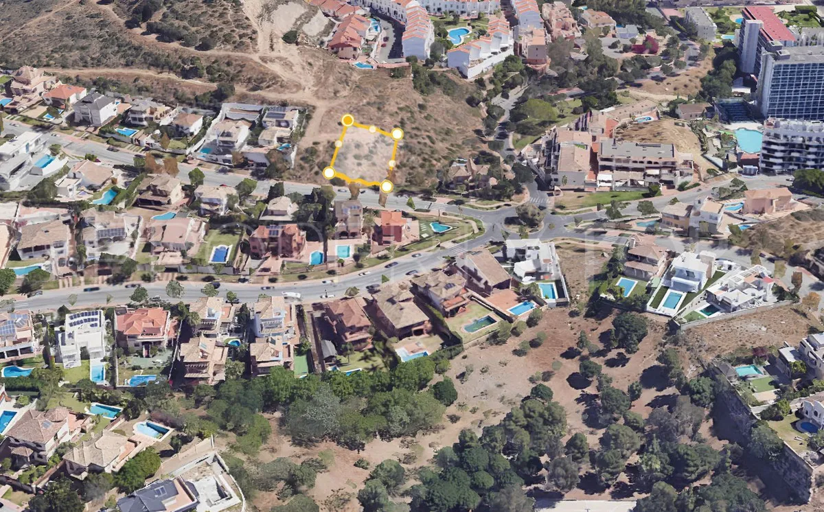 For sale plot in Torrequebrada
