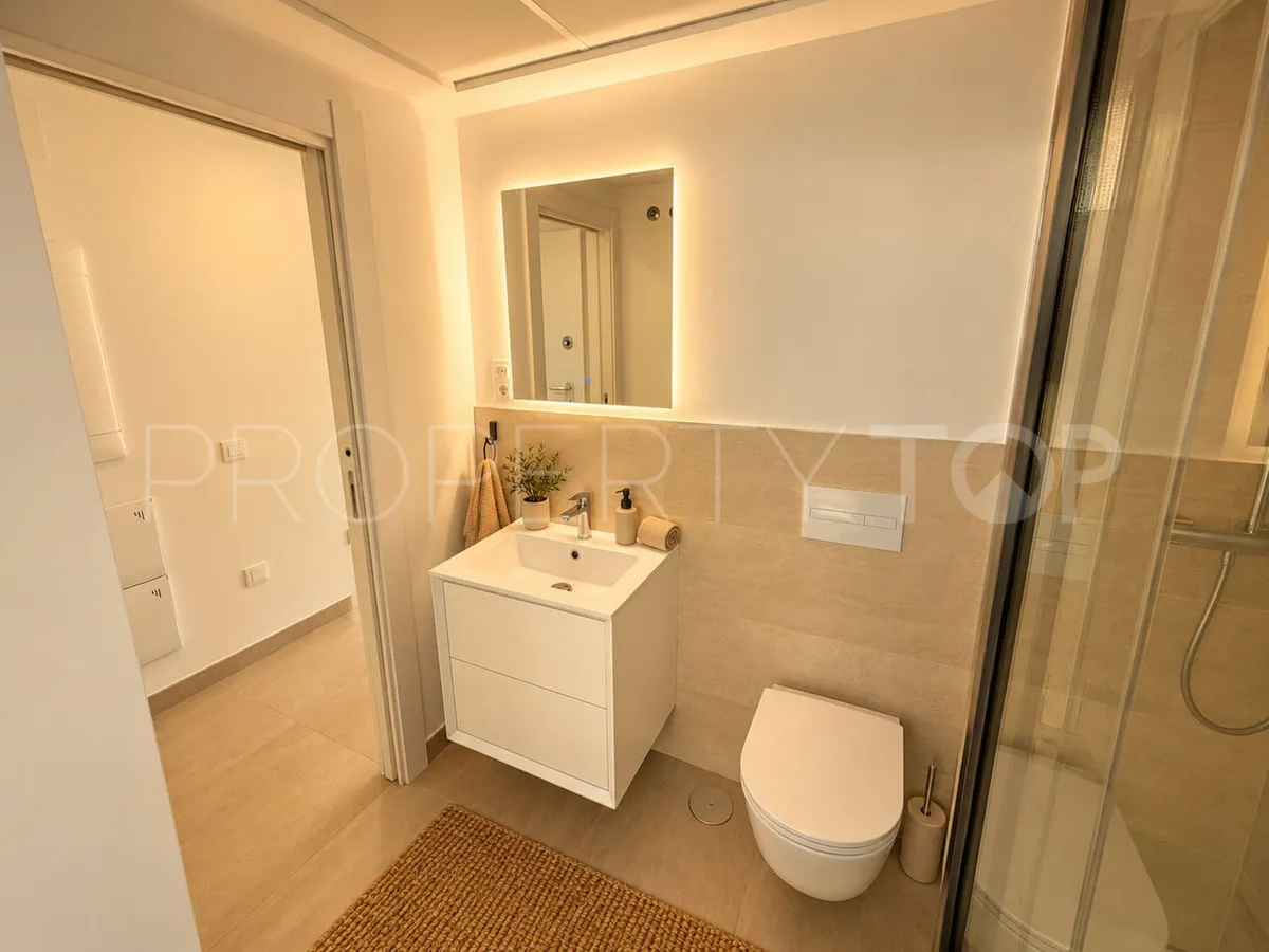 Apartamento de 2 dormitorios a la venta en Fuengirola