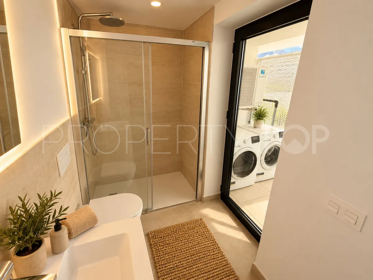 Apartamento de 2 dormitorios a la venta en Fuengirola