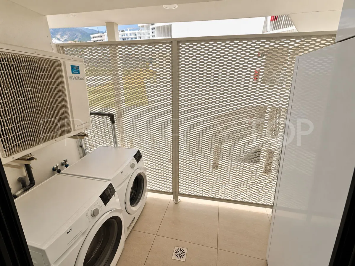 Apartamento de 2 dormitorios a la venta en Fuengirola