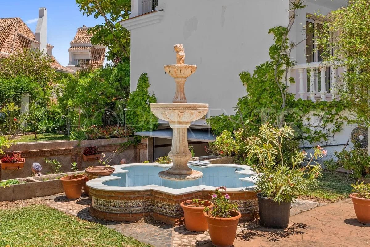5 bedrooms villa in Torrequebrada for sale