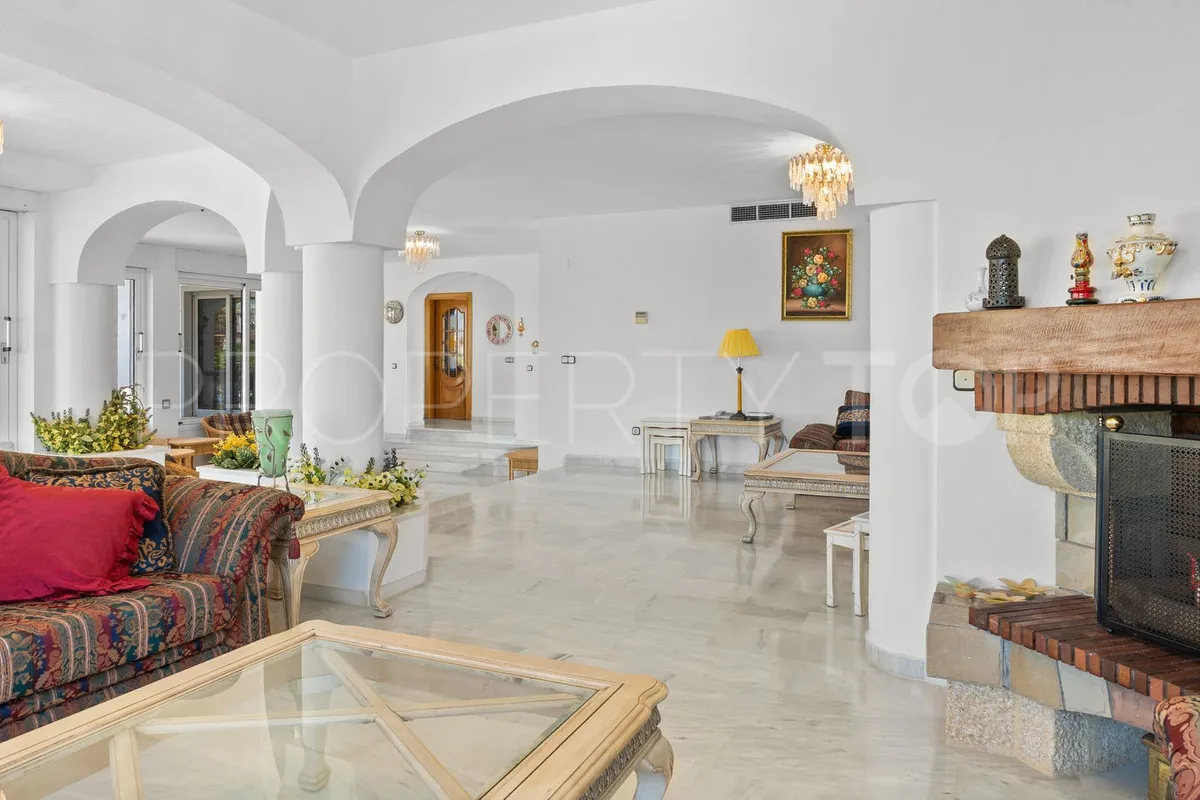 5 bedrooms villa in Torrequebrada for sale
