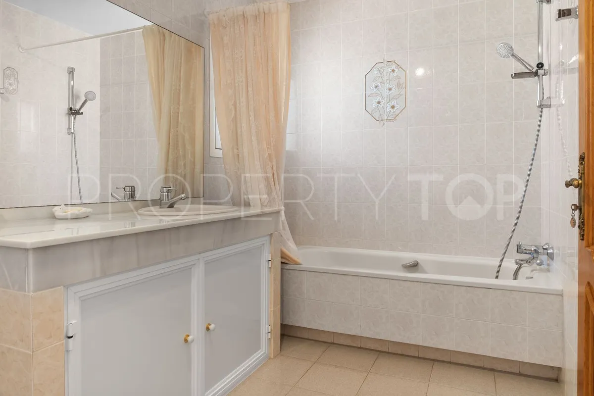 5 bedrooms villa in Torrequebrada for sale