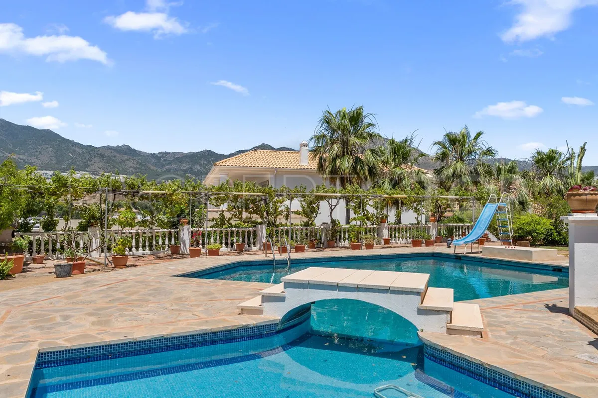 5 bedrooms villa in Torrequebrada for sale