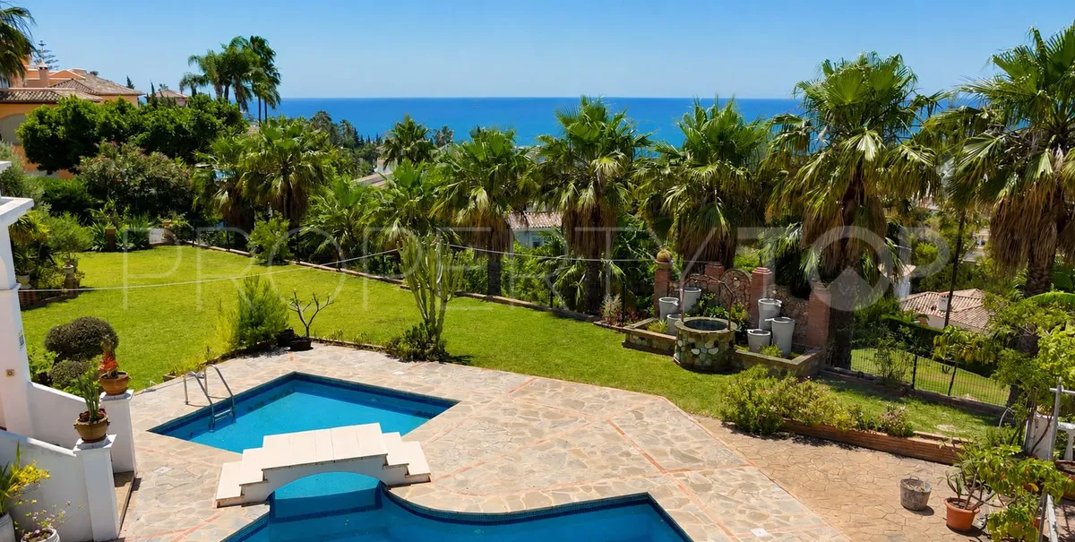 5 bedrooms villa in Torrequebrada for sale