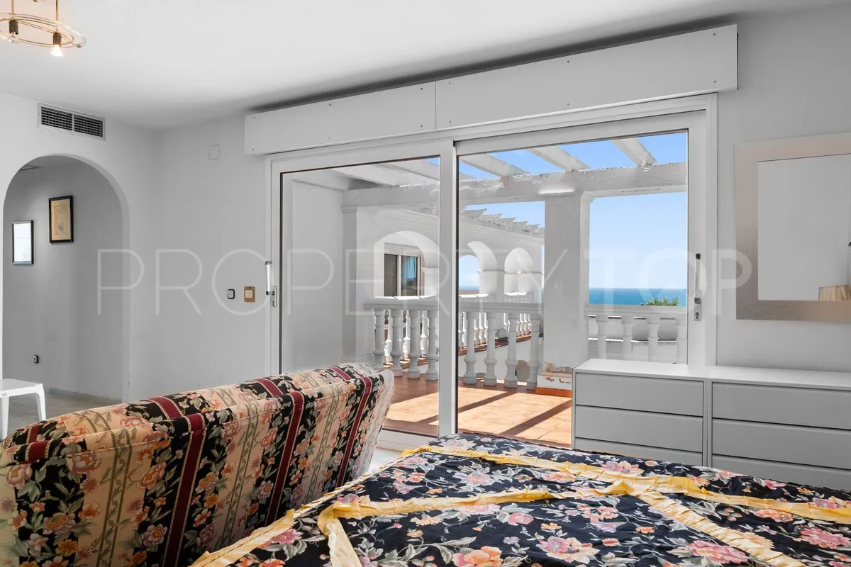 5 bedrooms villa in Torrequebrada for sale