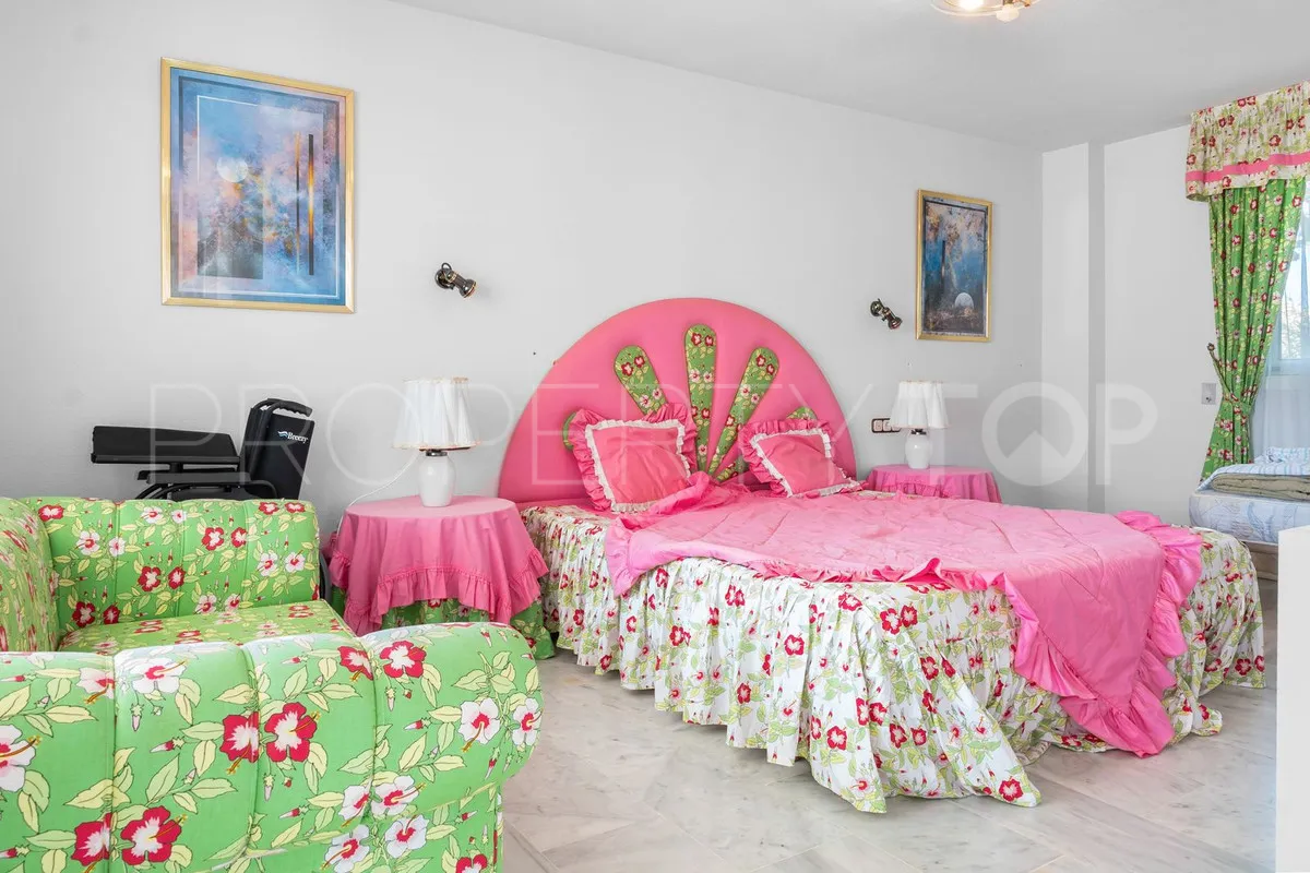 5 bedrooms villa in Torrequebrada for sale