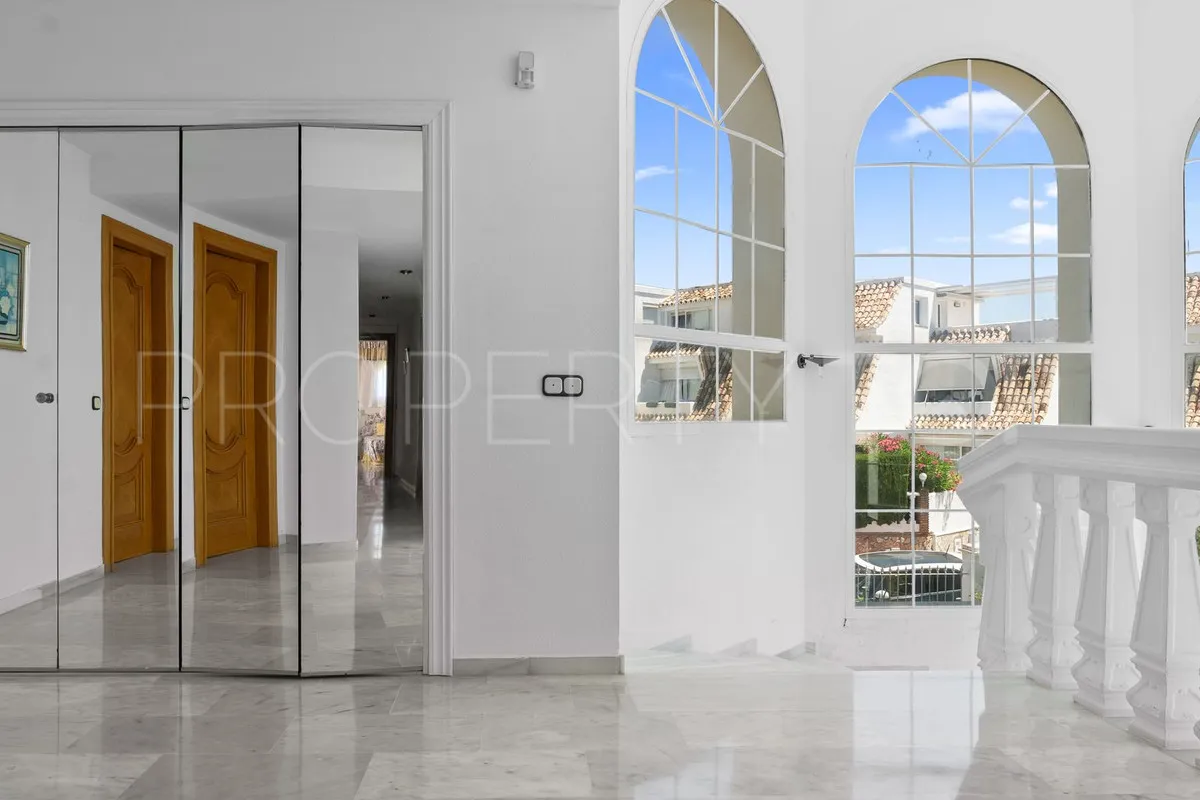 5 bedrooms villa in Torrequebrada for sale