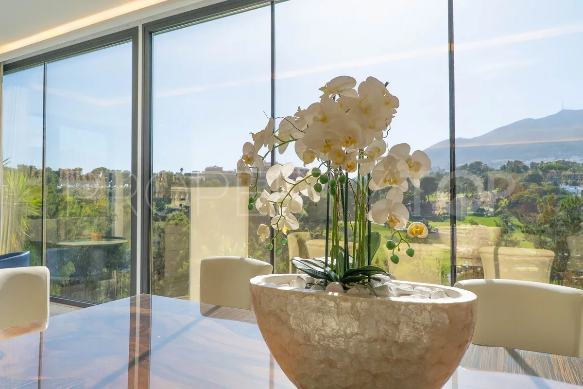Buy villa in Torrequebrada