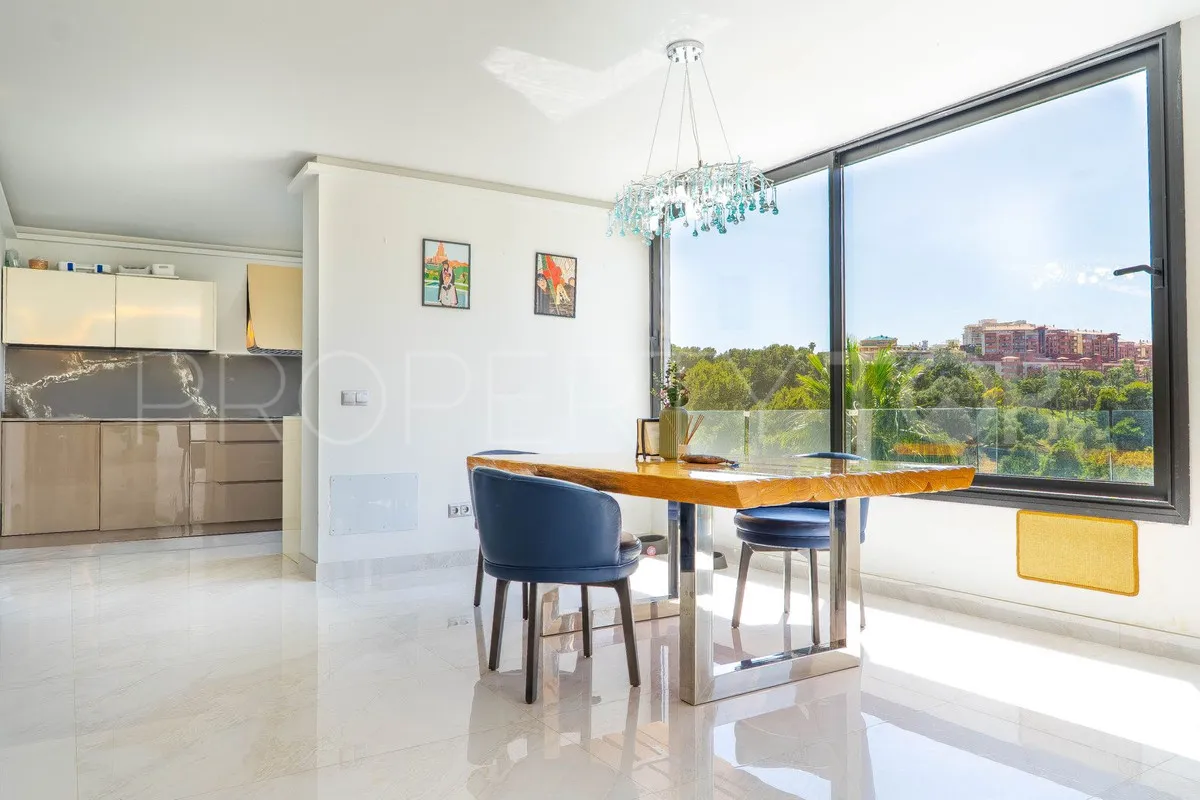 Buy villa in Torrequebrada