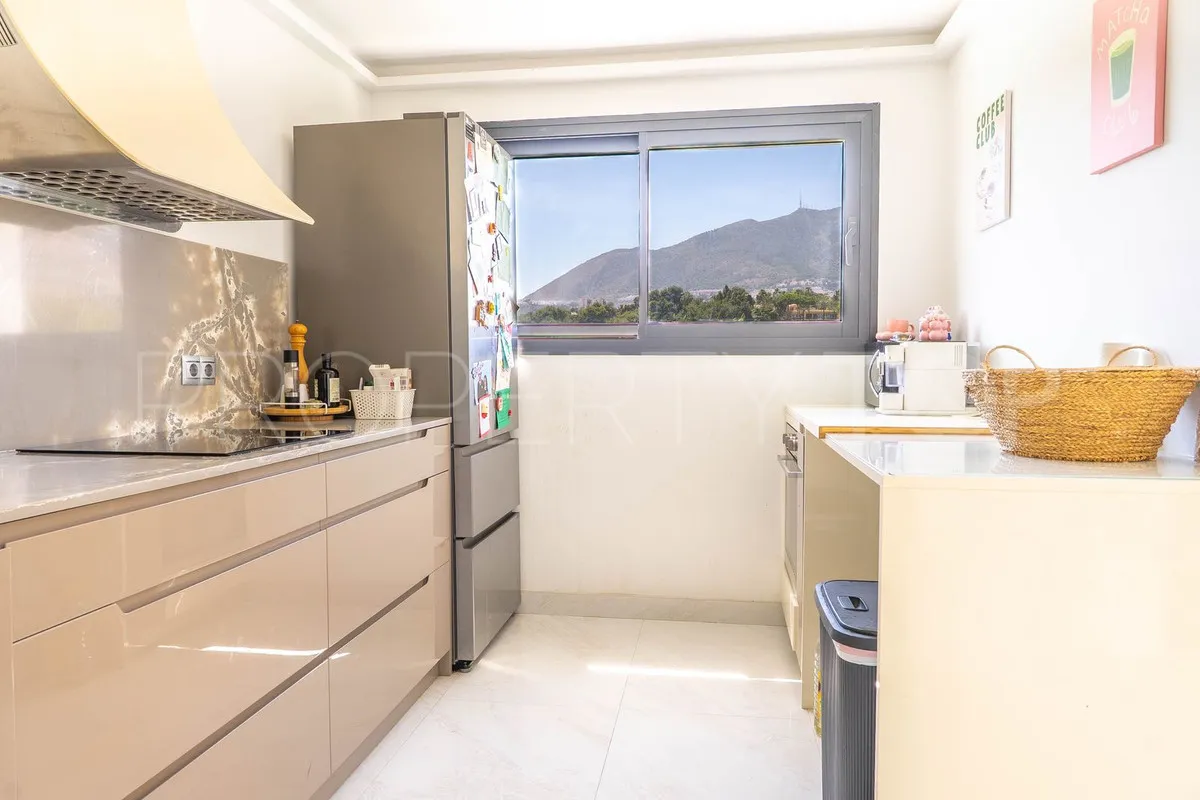 Buy villa in Torrequebrada