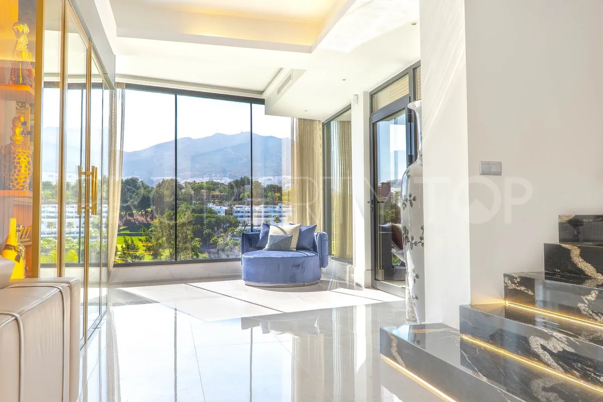Buy villa in Torrequebrada