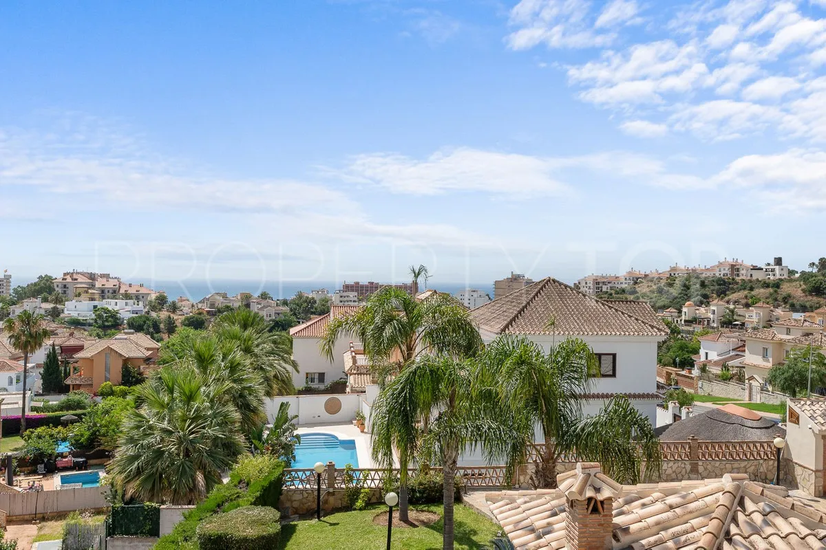For sale Torrequebrada villa with 5 bedrooms