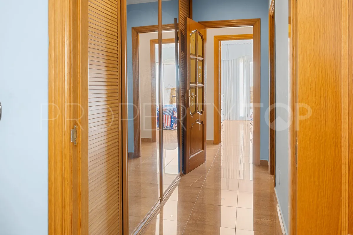 For sale Torrequebrada villa with 5 bedrooms