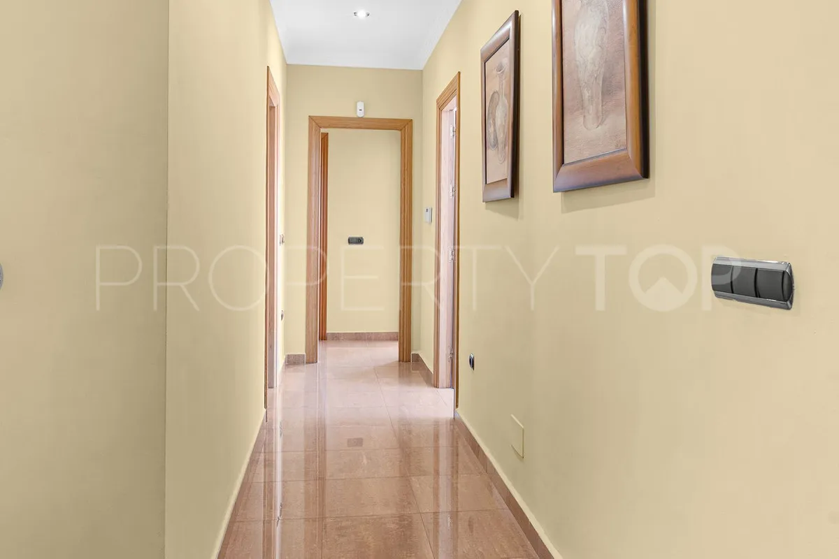 For sale Torrequebrada villa with 5 bedrooms