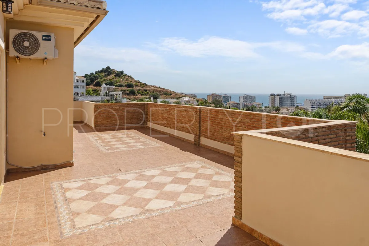 For sale Torrequebrada villa with 5 bedrooms