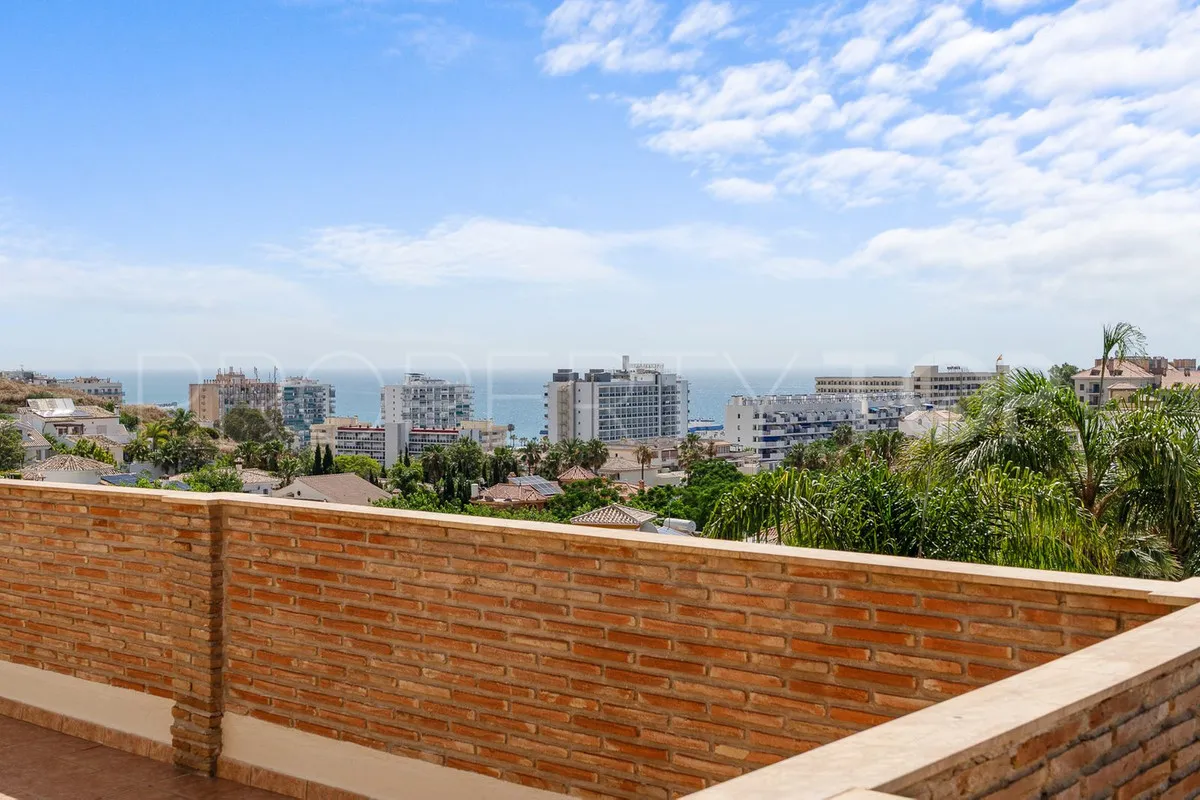 For sale Torrequebrada villa with 5 bedrooms