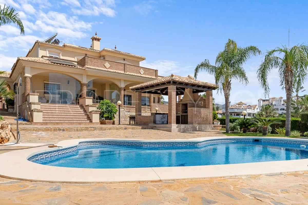 For sale Torrequebrada villa with 5 bedrooms