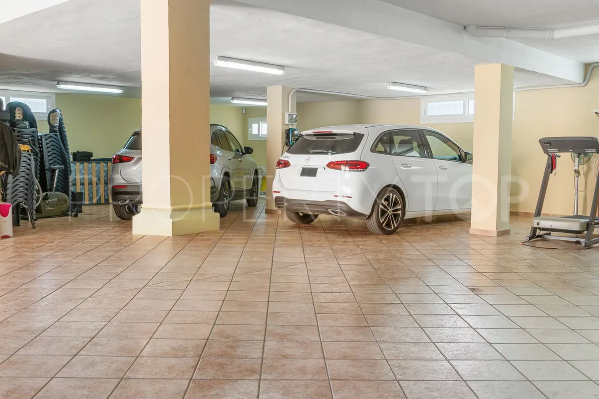 For sale Torrequebrada villa with 5 bedrooms