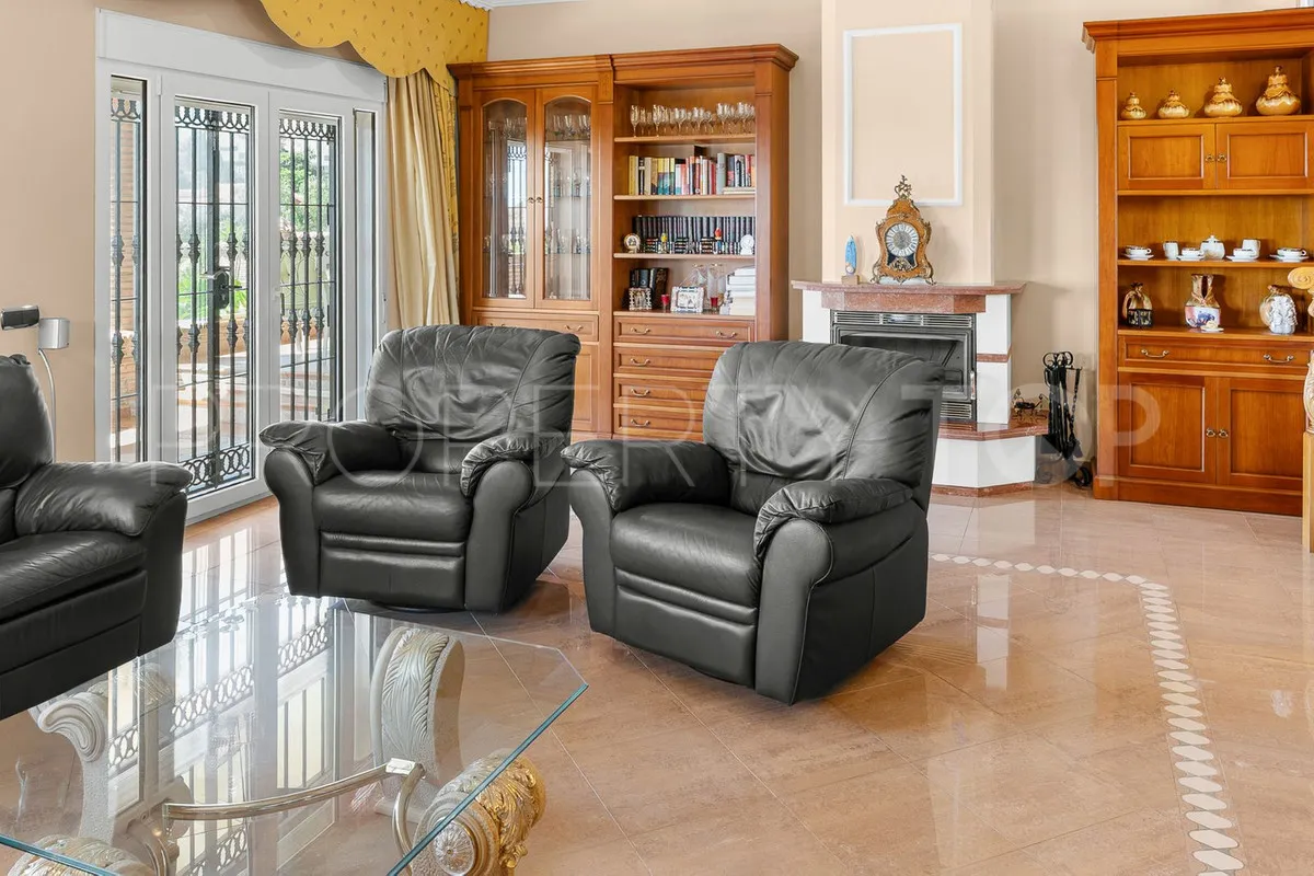 For sale Torrequebrada villa with 5 bedrooms