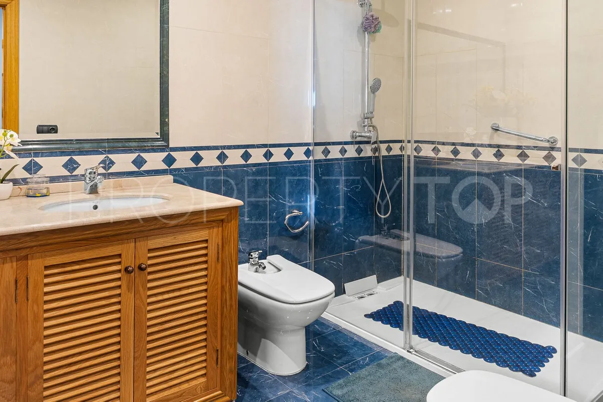 For sale Torrequebrada villa with 5 bedrooms