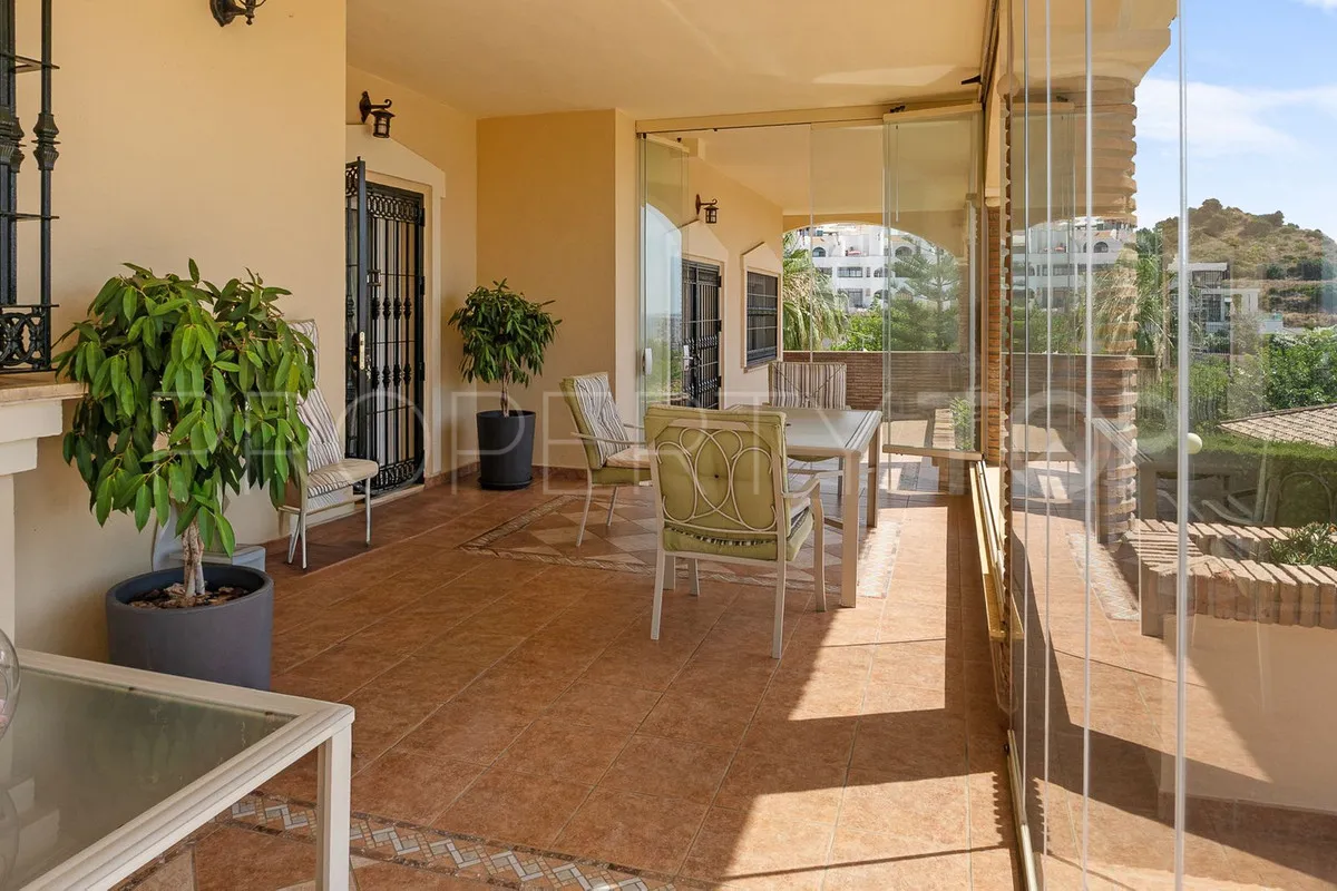 For sale Torrequebrada villa with 5 bedrooms
