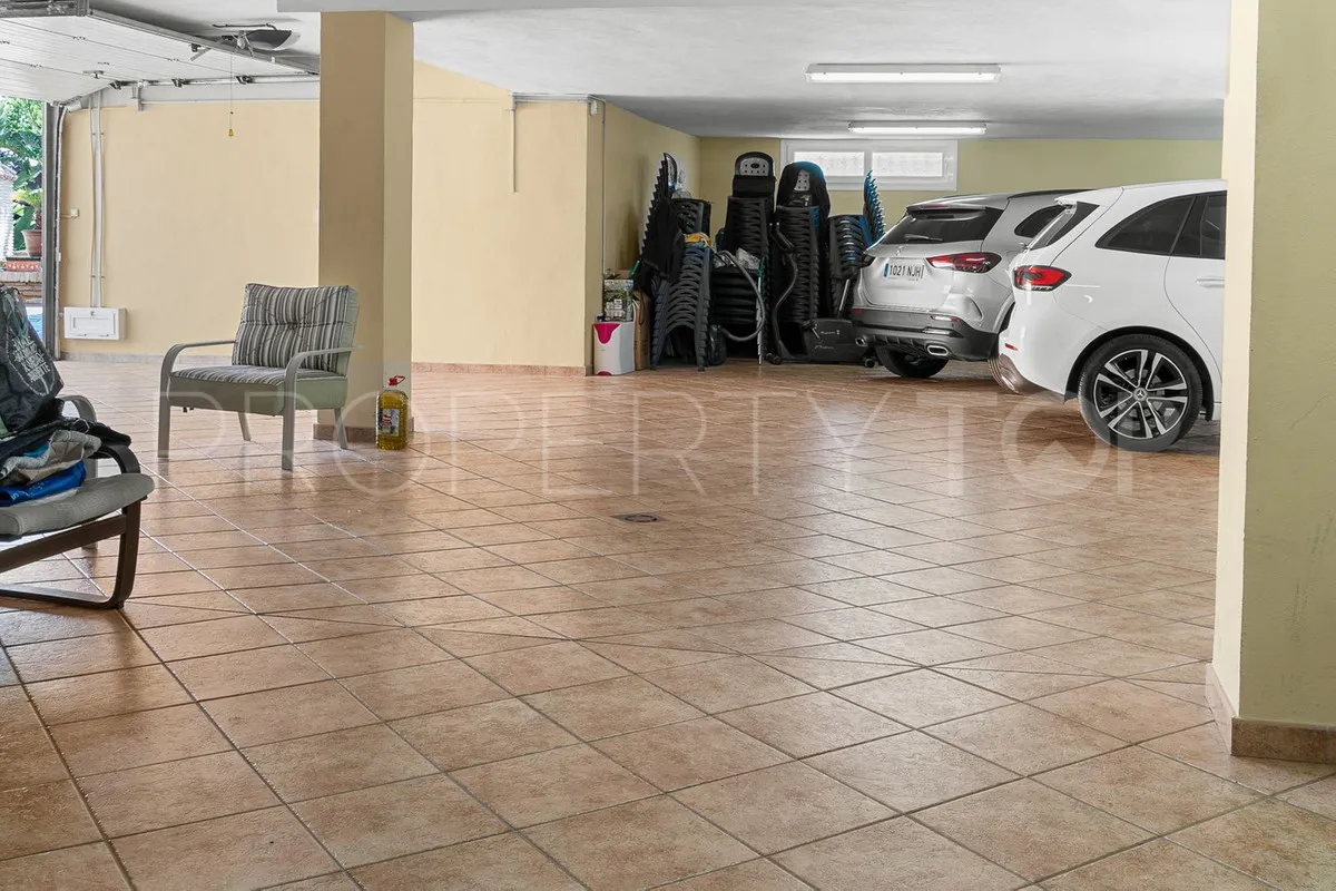 For sale Torrequebrada villa with 5 bedrooms