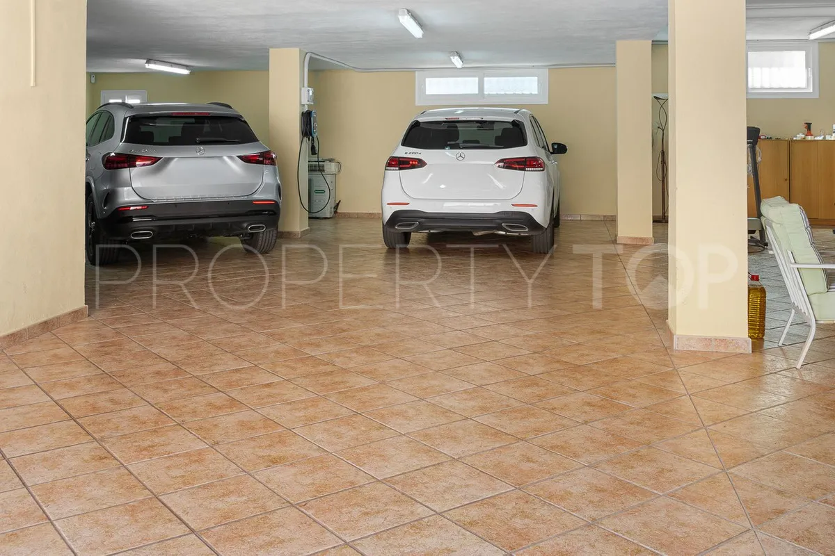 For sale Torrequebrada villa with 5 bedrooms