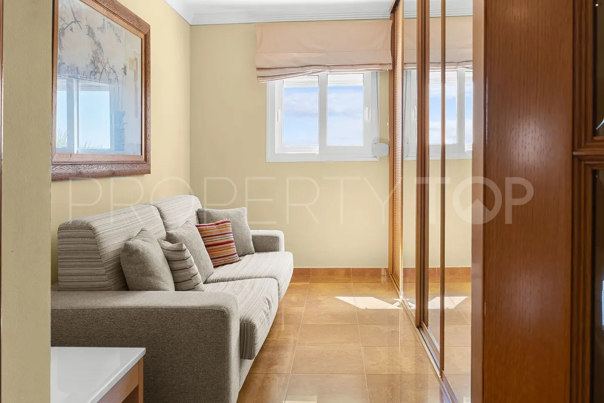 For sale Torrequebrada villa with 5 bedrooms