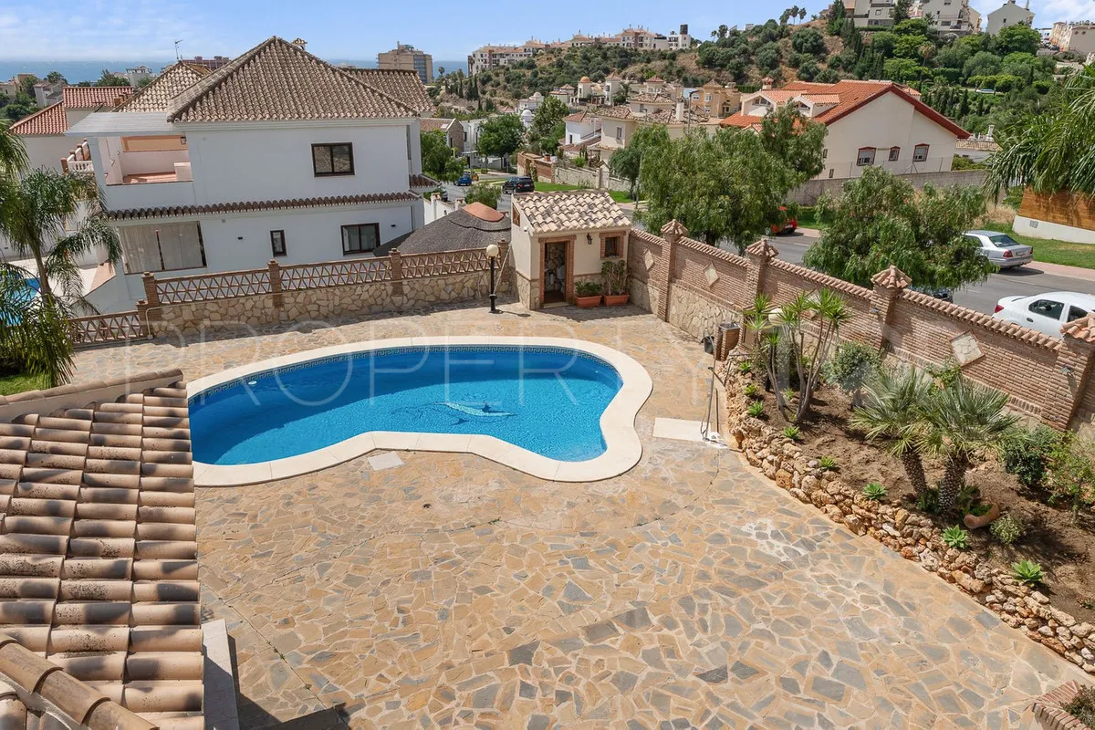 For sale Torrequebrada villa with 5 bedrooms