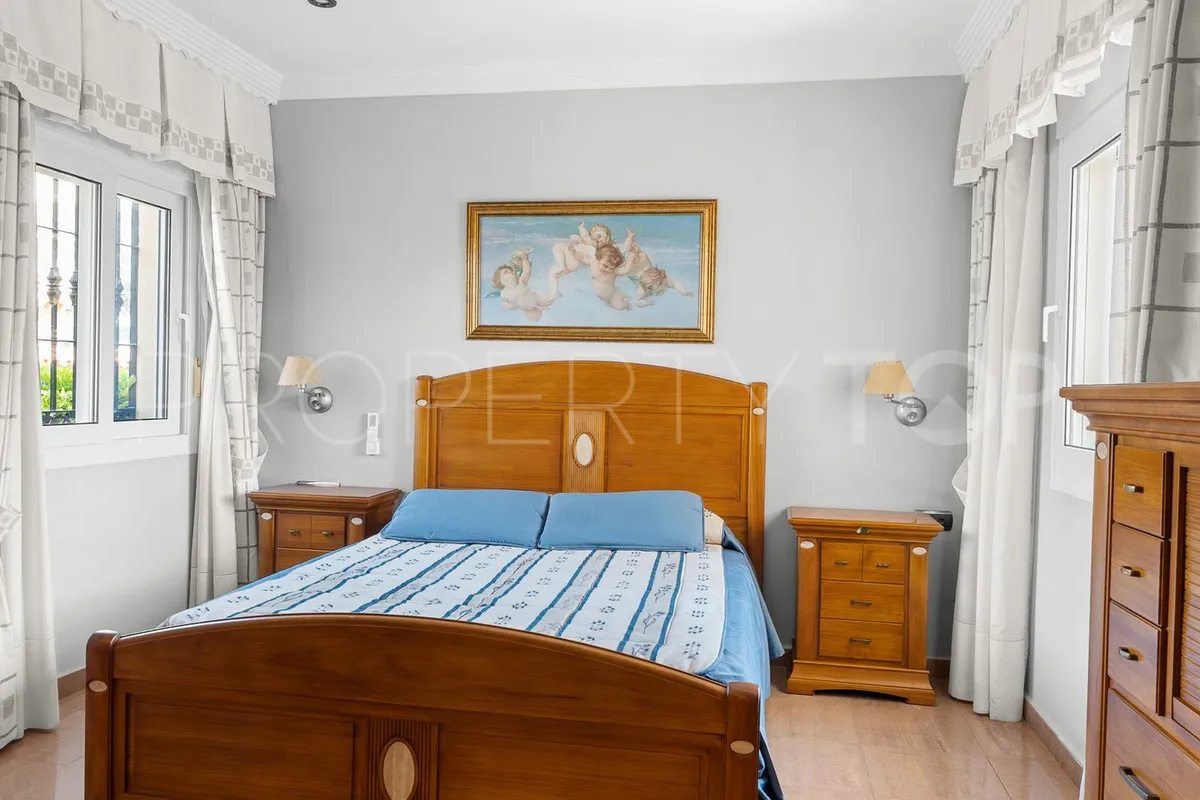 For sale Torrequebrada villa with 5 bedrooms