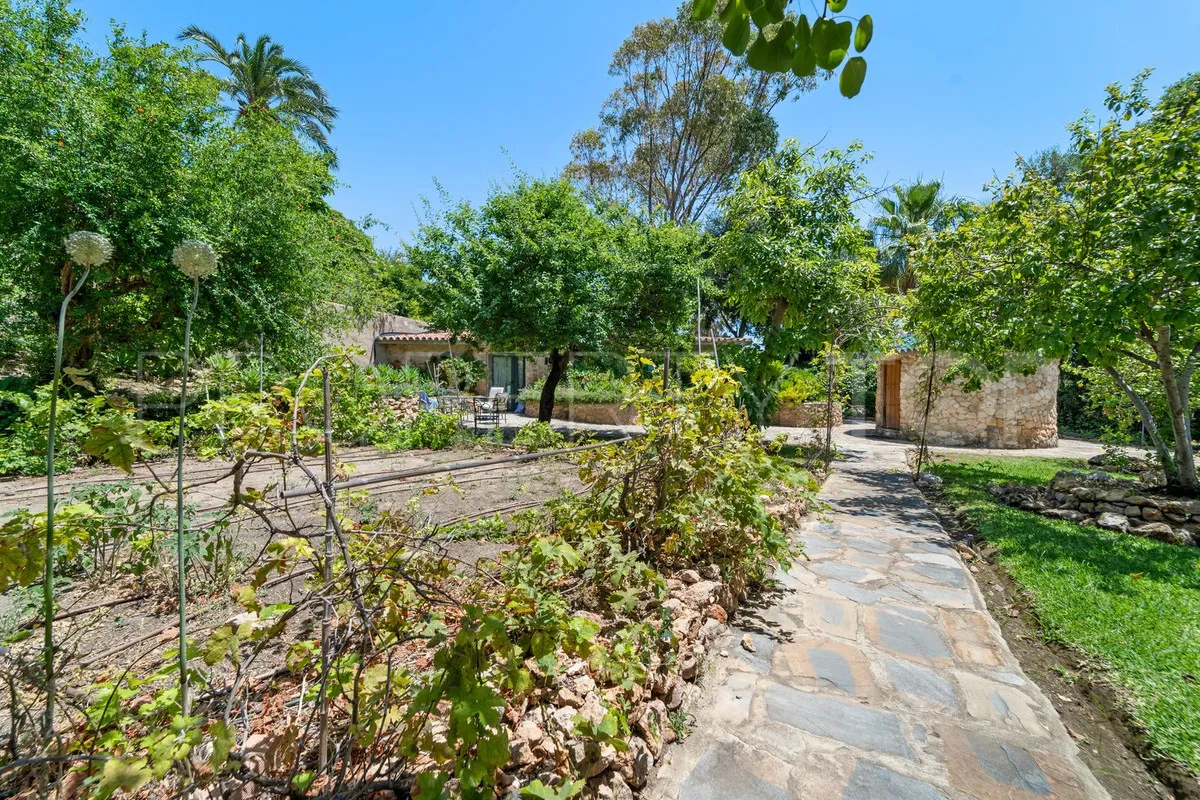 Villa for sale in Benalmadena