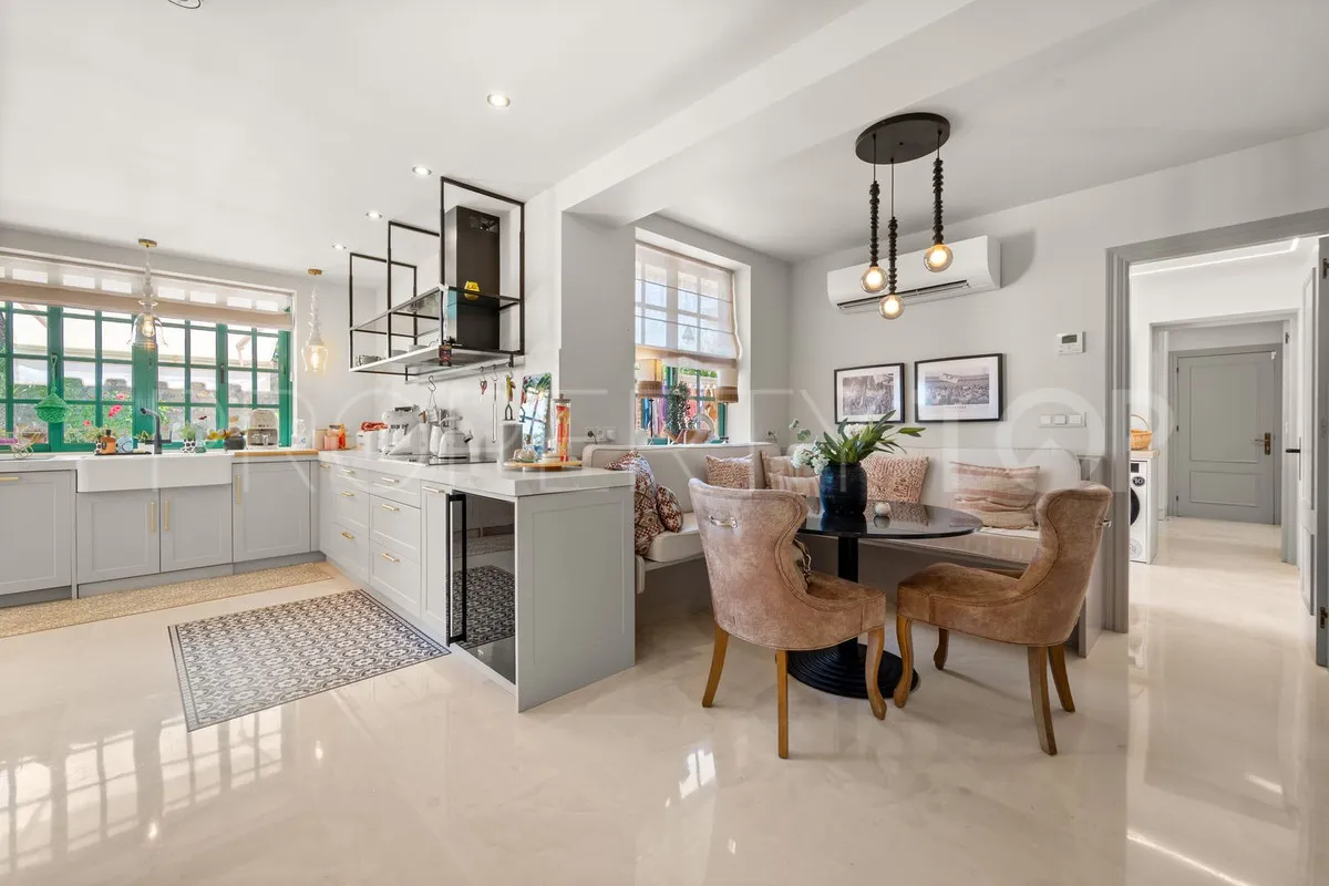 Villa for sale in Benalmadena