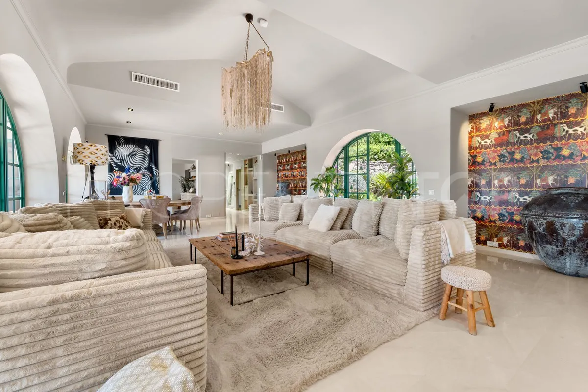 Villa for sale in Benalmadena