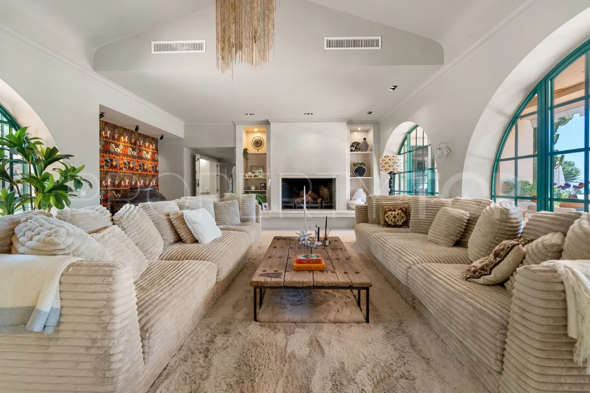 Villa for sale in Benalmadena