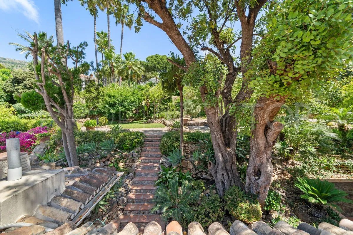 Villa for sale in Benalmadena