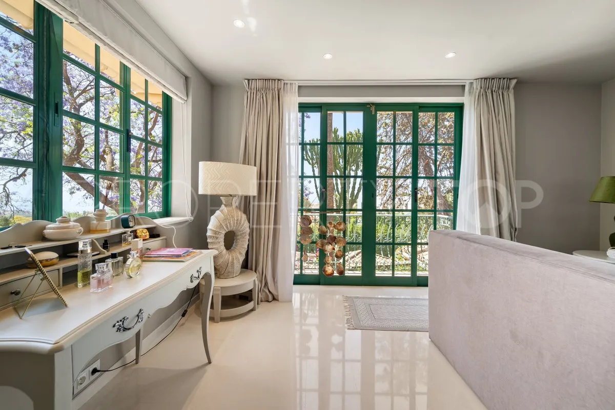 Villa for sale in Benalmadena