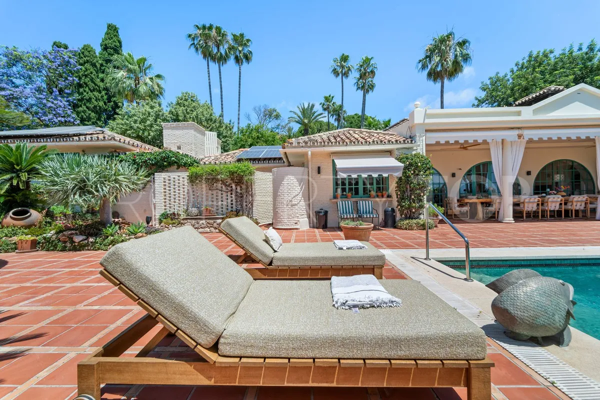 Villa for sale in Benalmadena