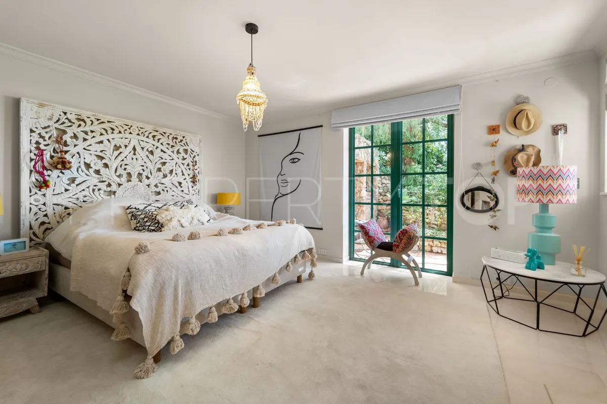 Villa for sale in Benalmadena