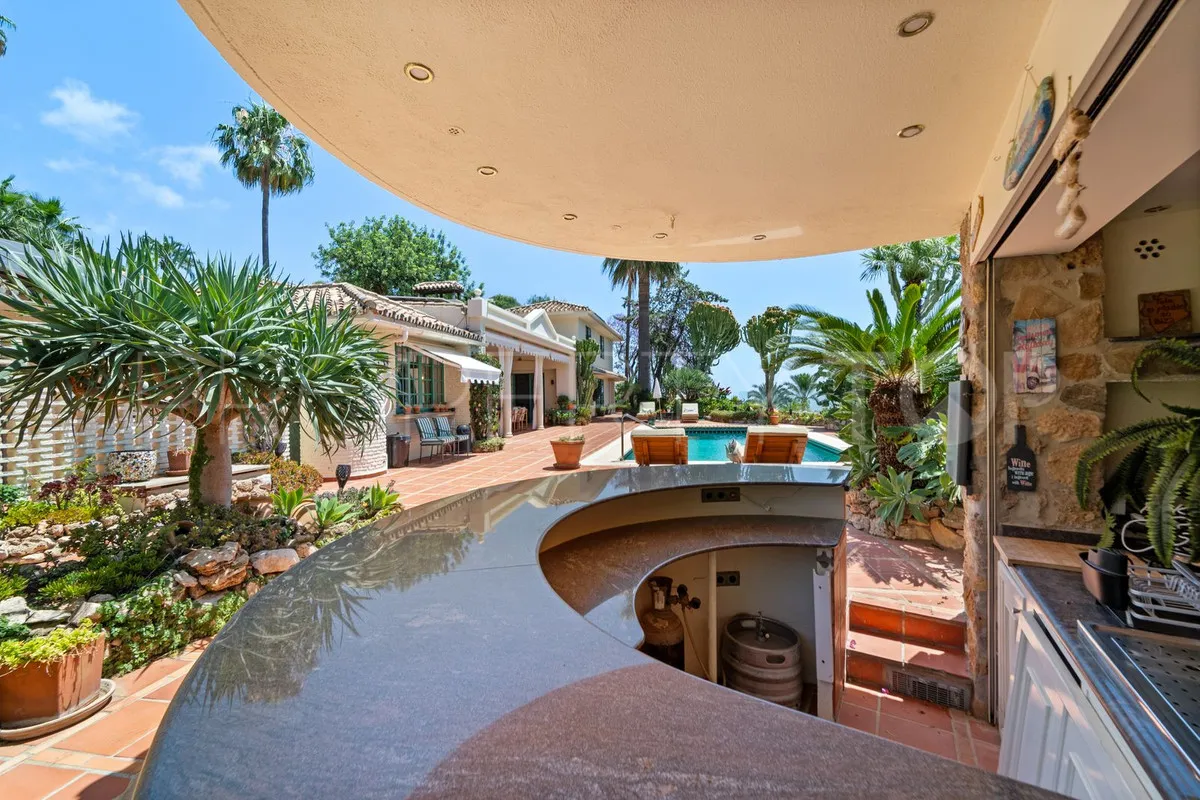 Villa for sale in Benalmadena