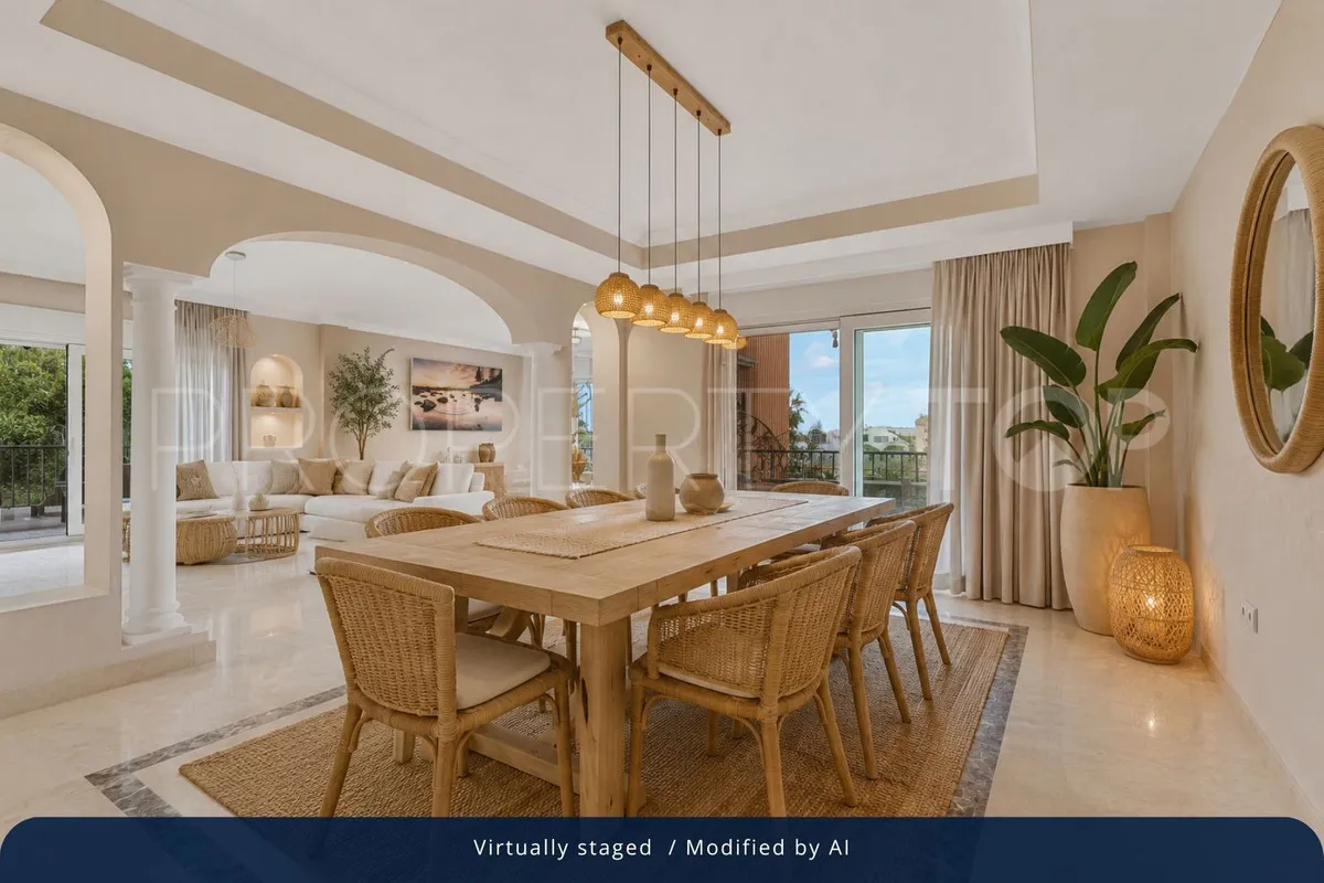 Villa for sale in Torrequebrada with 6 bedrooms
