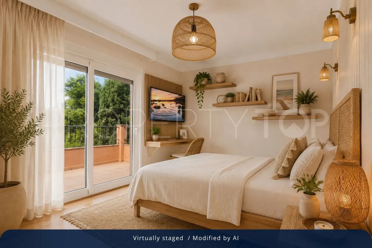 Villa for sale in Torrequebrada with 6 bedrooms