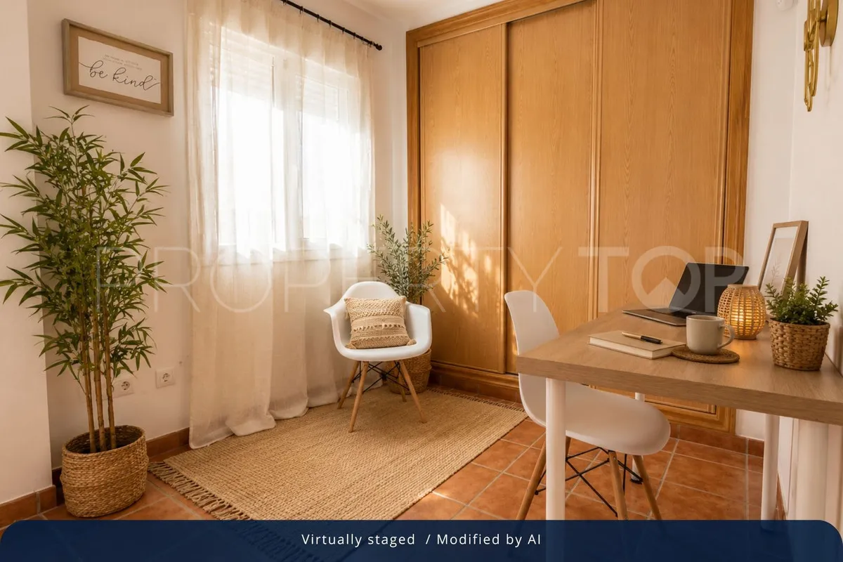 Villa for sale in Torrequebrada with 5 bedrooms