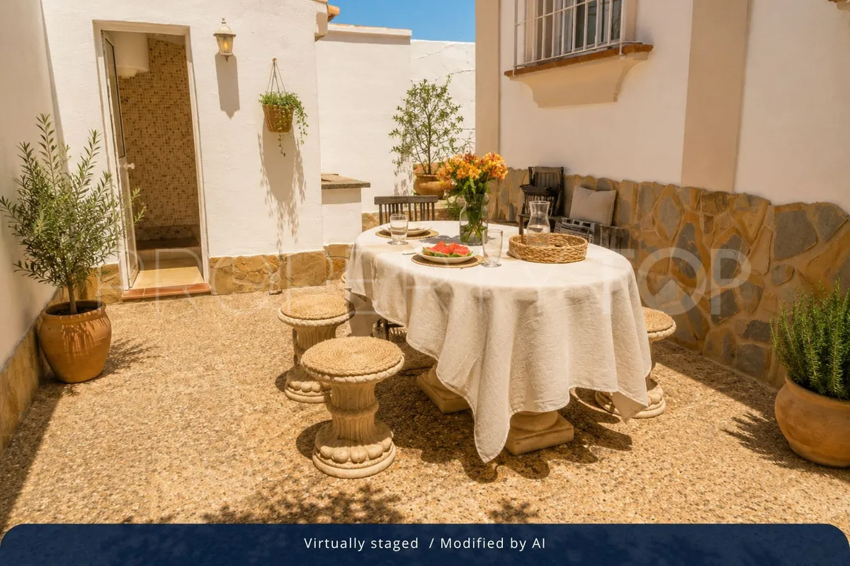 Villa for sale in Torrequebrada with 5 bedrooms