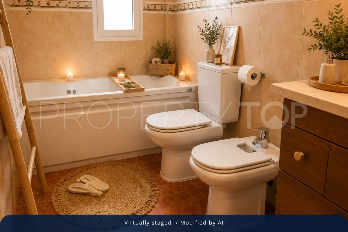 Villa for sale in Torrequebrada with 5 bedrooms