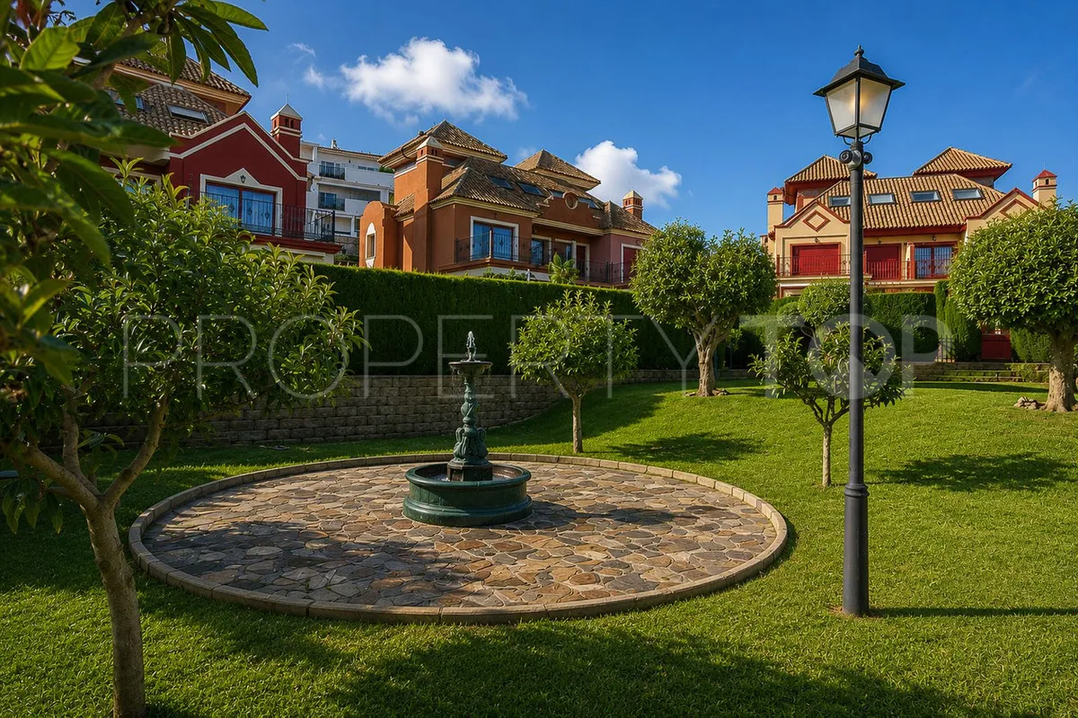 Torrequebrada 5 bedrooms town house for sale
